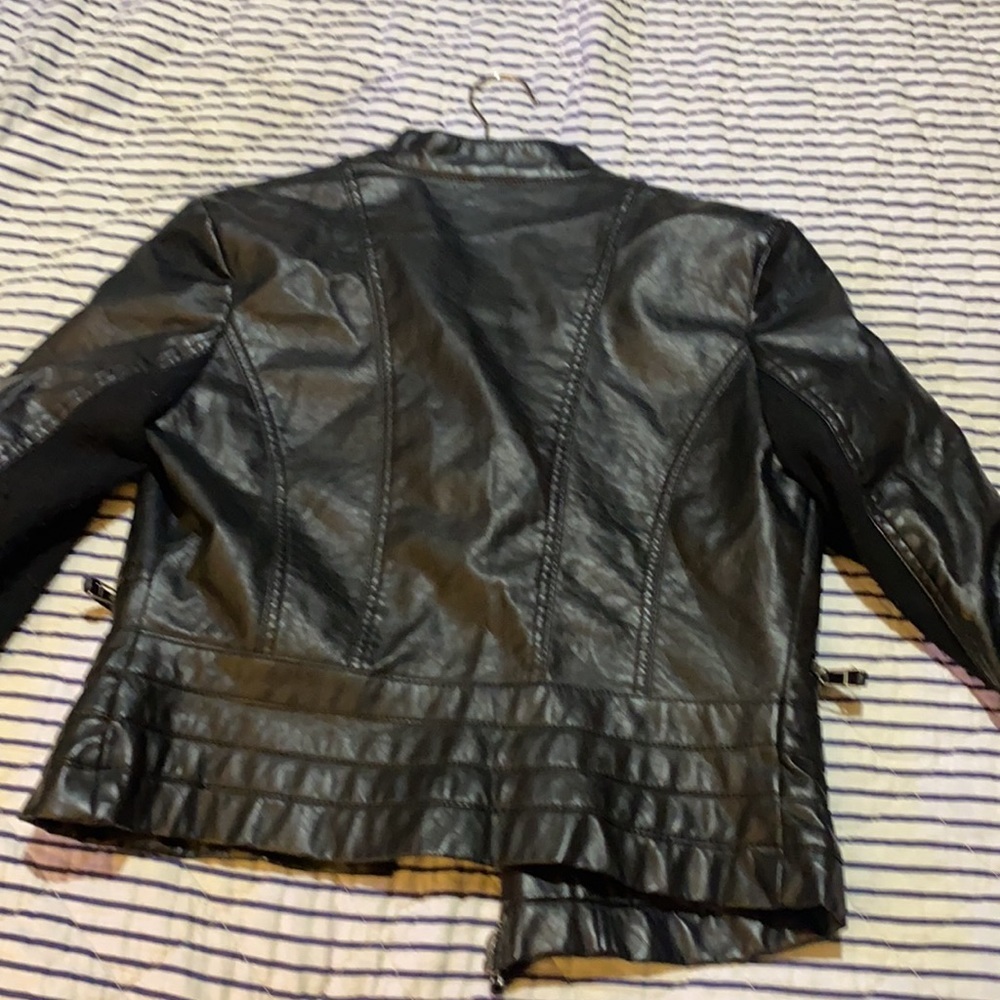Faux leather jacket - Picture 3 of 6